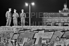 Nr03-19_12.11.1989-Brandenburger-Tor-Westseite-