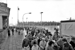 Nr03-35_25.12.1989-Brandenburger-Tor-Ausreise-Ostseite