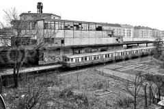 Nr03-45_27.1.1990-S-Bahnhof-Bornholmerstraße-Westseite-der-Bösebrücke-